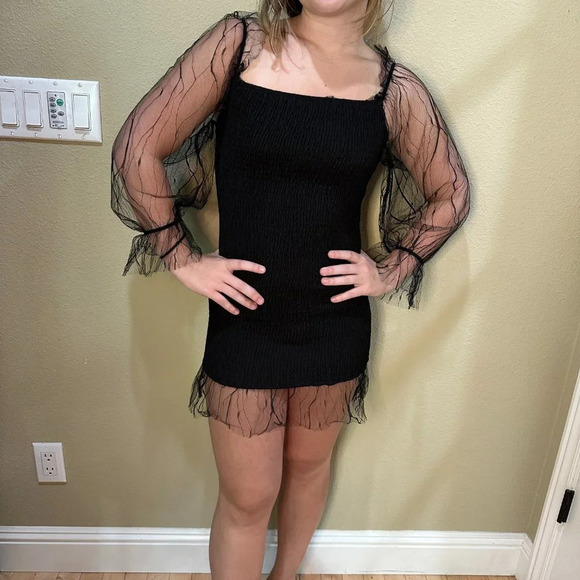 NWT SHOWPO Luvalot Ruched Netting Overlay LBD Little Black Dress - US size 2 - Picture 3 of 7